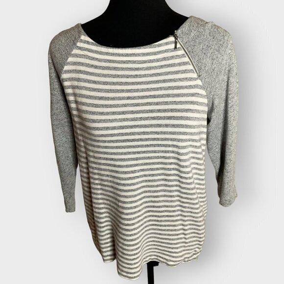 Loft 3/4 Sleeve Gray and White Stripe Top With Zipper Embellishment Size Small - Picture 5 of 6